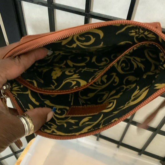 J.L. SALDIVAR Paraguay Handcrafted Leather Wristlet. - Picture 4 of 6